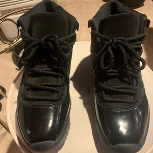 Jordan retro 11 cap and gown